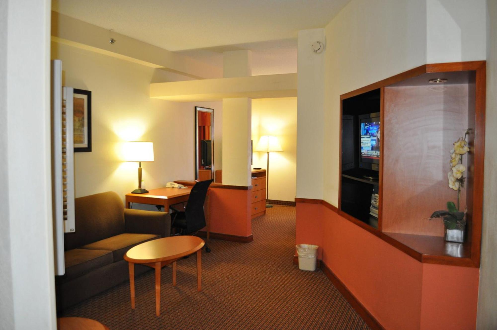 Holiday Inn Express Williamston By Ihg Εξωτερικό φωτογραφία